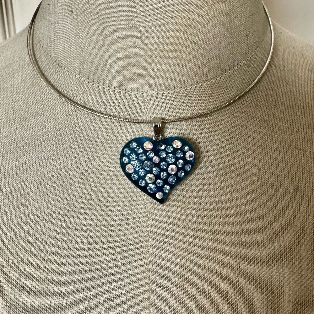 Blue Heart Pendant Choker with Rhinestones 💙